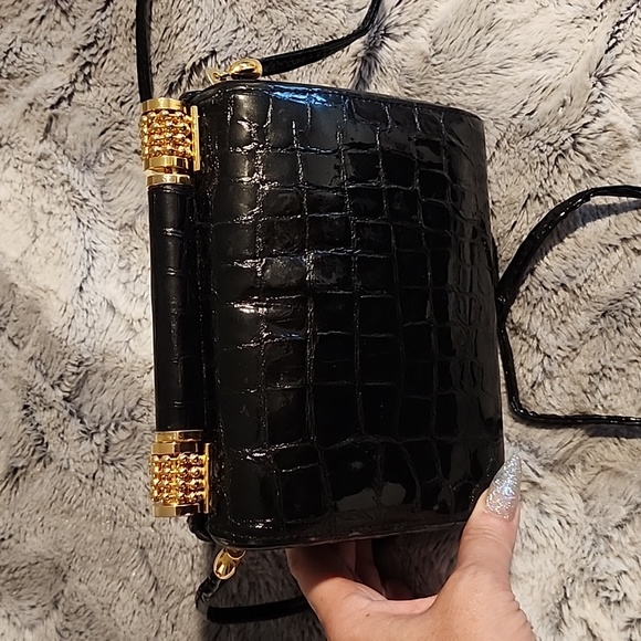 VINTAGE PANTERA BLACK PATENT LEATHER CLUTCH WITH GOLD HARDWARE - Picture 1 of 15